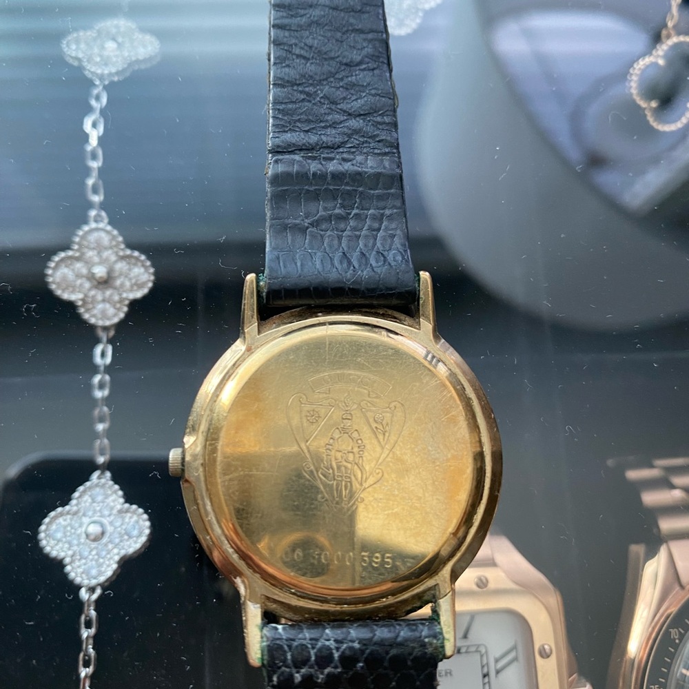 VINTAGE SWISS GUCCI WATCH - Picture 2 of 3